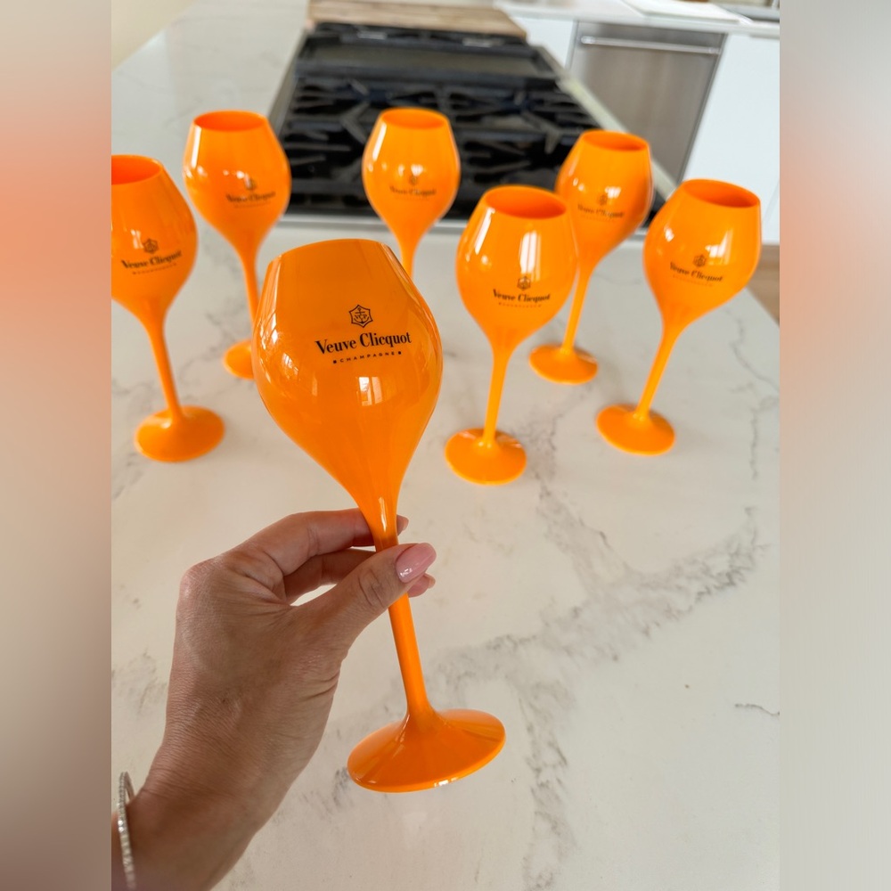 Set of non-breakable Veuve Clicquot champagne flutes